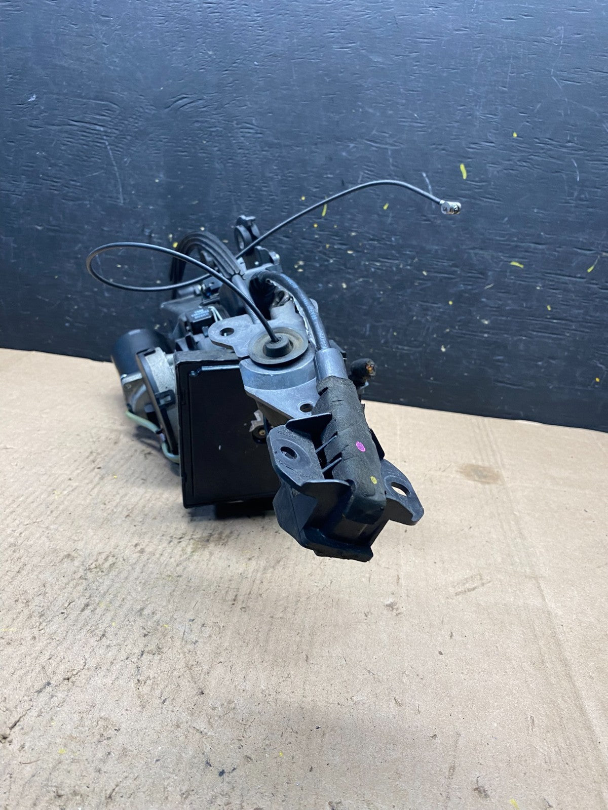 2007-2014 Kia Sedona Left Electric Power Sliding Door Motor Regulator R6508 DG3