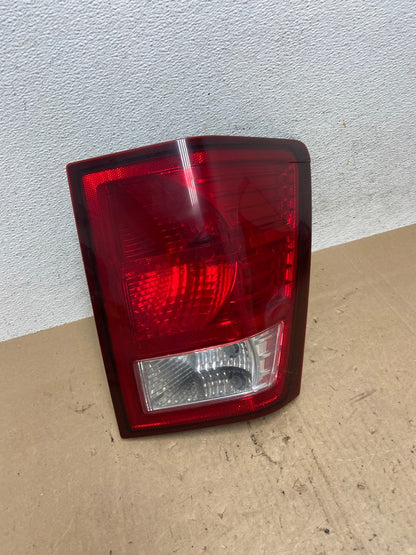 2007 2008 2009 2010 Jeep Grand Cherokee Right Passenger Tail Light AE6100 LK2