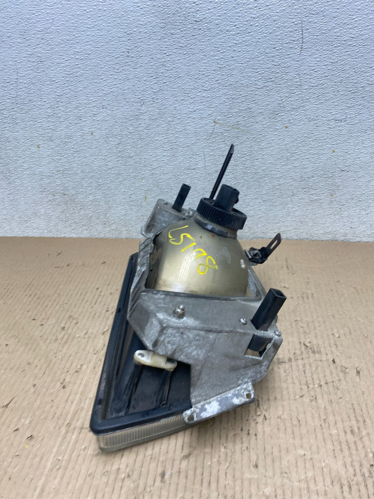 1991 to 1995 Alfa Romeo 164 Carello Left Driver LH Halogen Headlight L5198 DG6