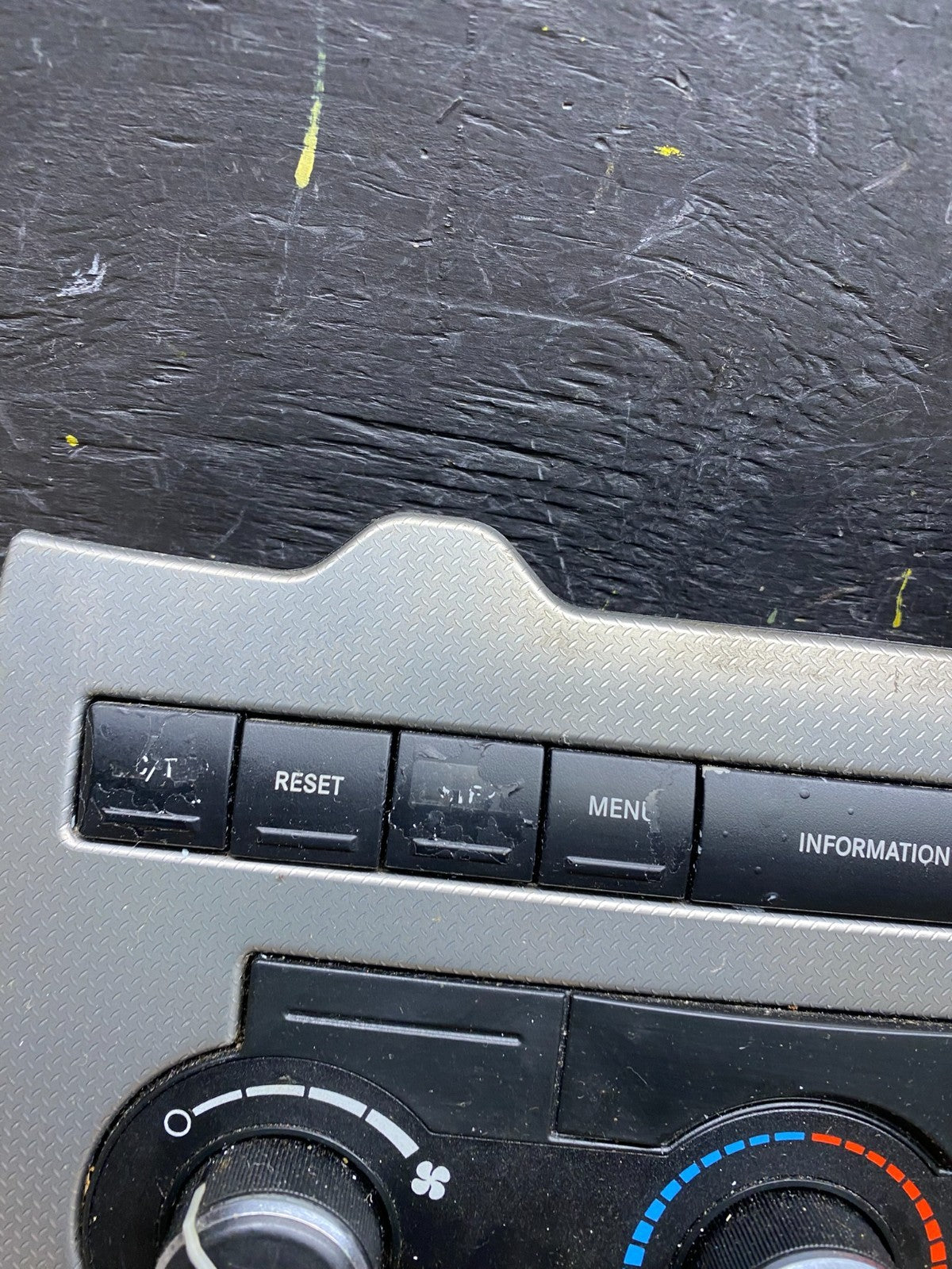2005 to 2007 Jeep Commander Grand Cherokee A/C Climate Control Bezel Z4482 DG1