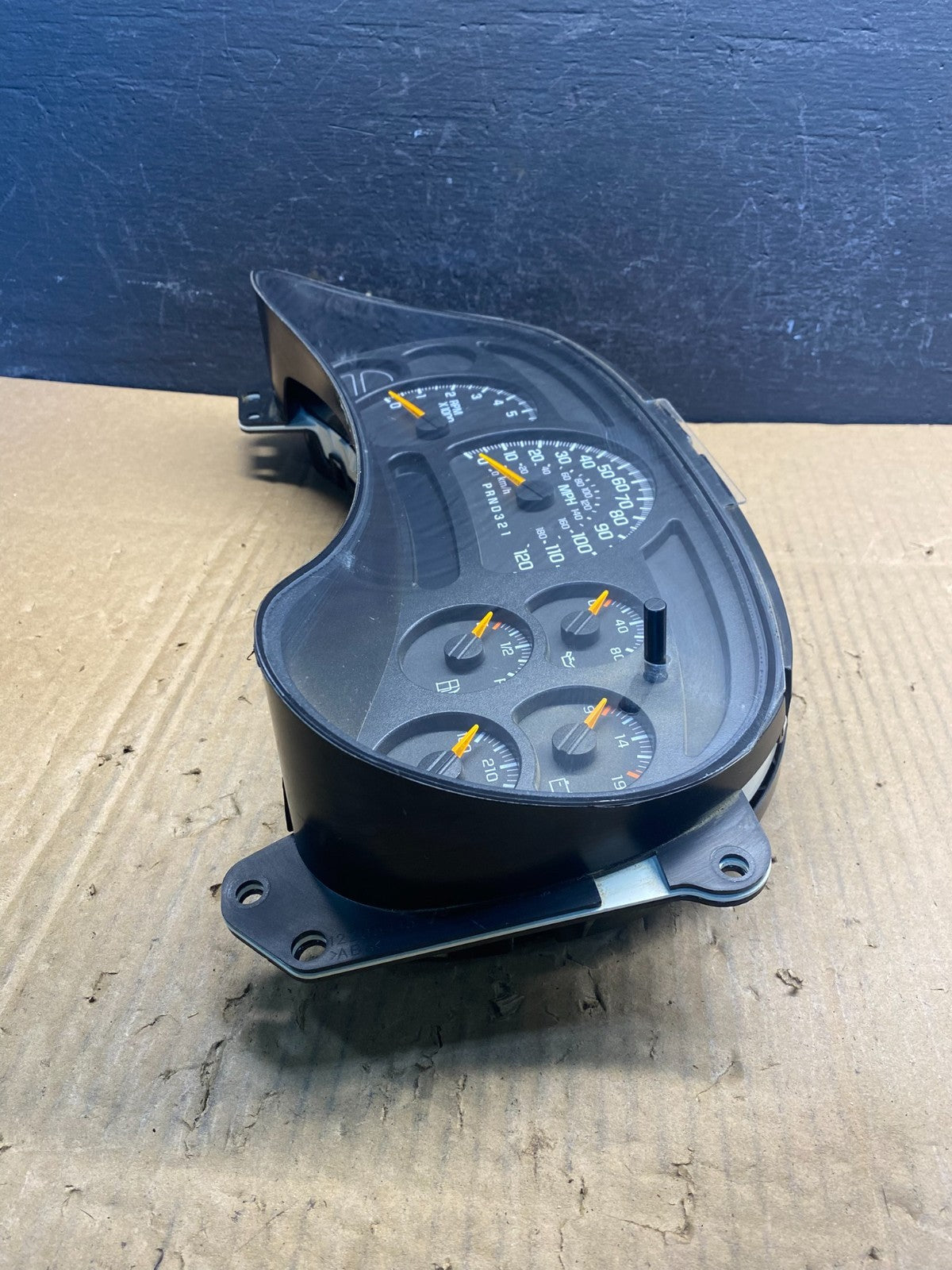 2003 to 2006 Chevrolet Silverado Yukon Cluster Gauge Speedometer AD1755 DG3