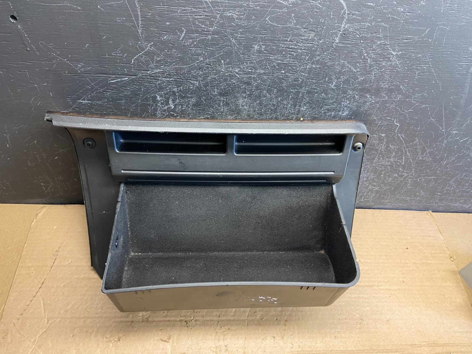2011 to 2019 Ford Explorer Front Right Passenger Storage Glove Box af2253 DG7