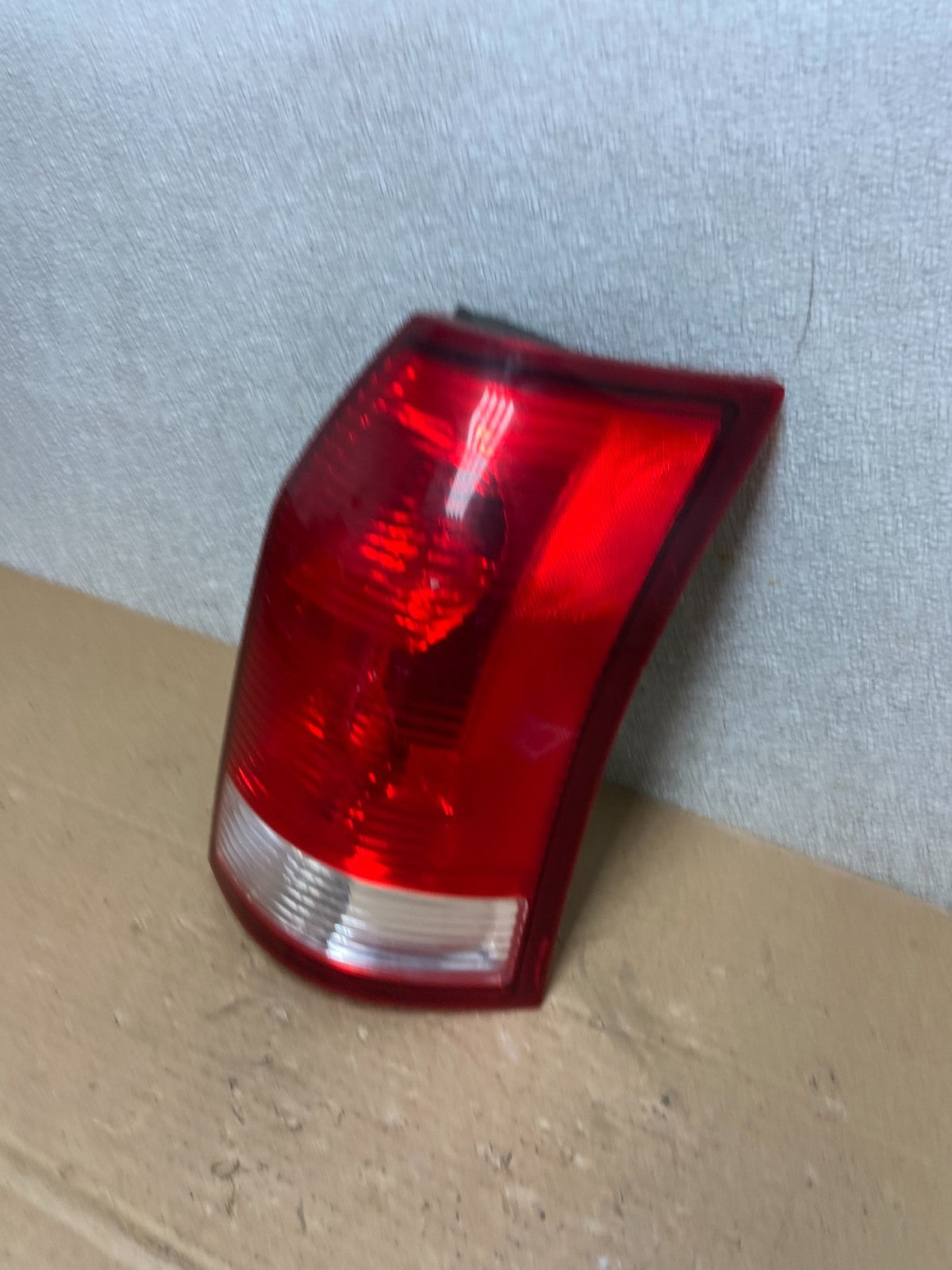 2004 to 2007 Saturn Vue Right Passenger Rh Side Tail Light Oem AB4521 LK1
