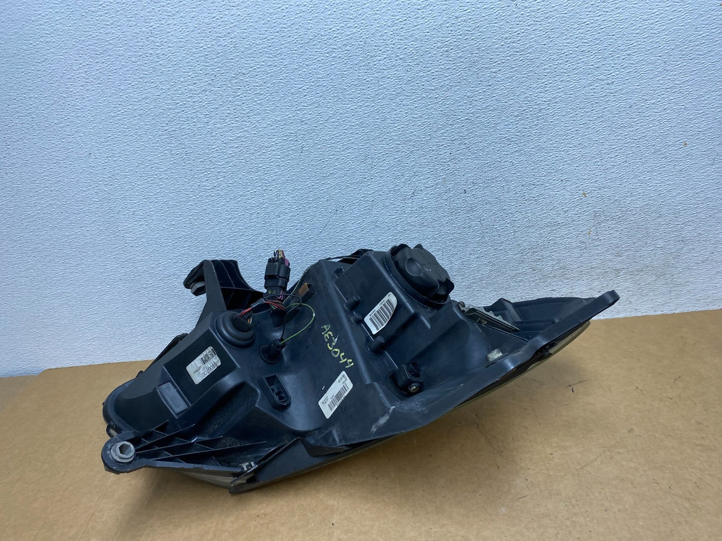 2008-2012 Buick Enclave Left Driver Headlight Xenon Hid One Ballast AE3044 DW5