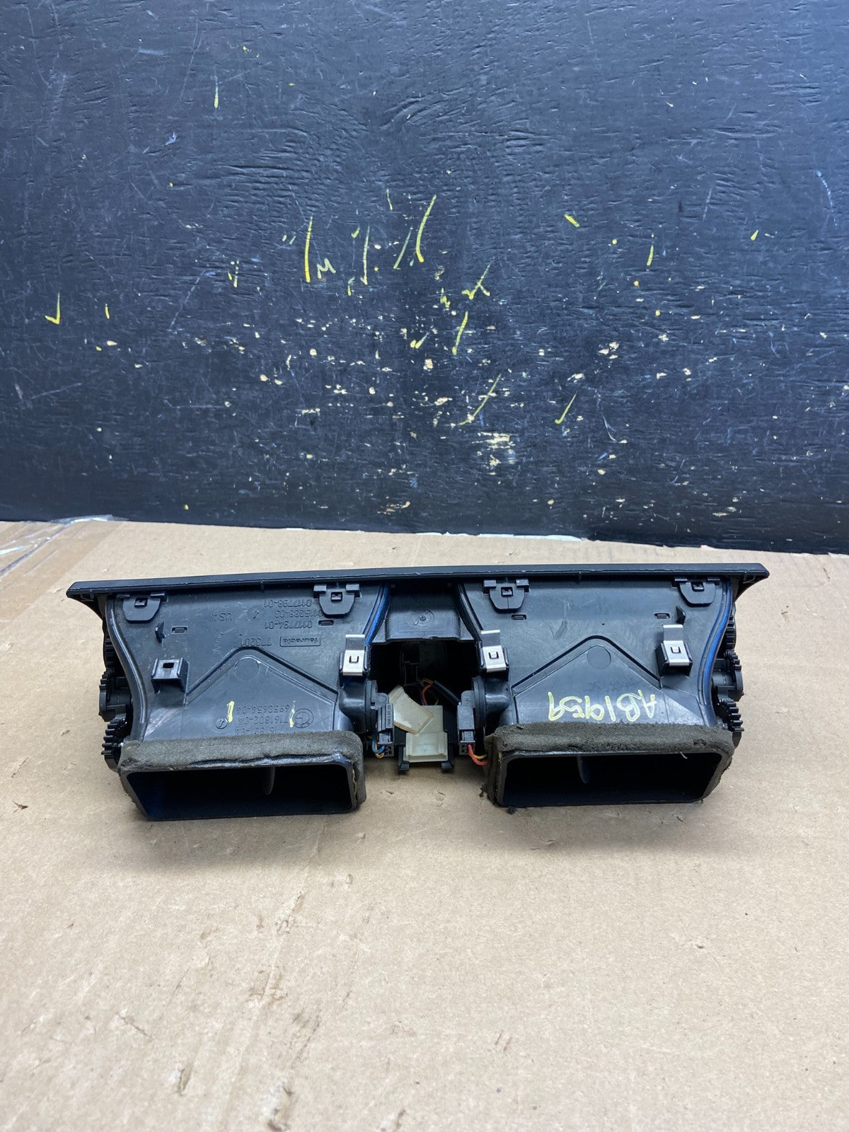 2007 to 2013 BMW X5 X6 Center Console Dash Air Vent OEM Ab1959 DG3