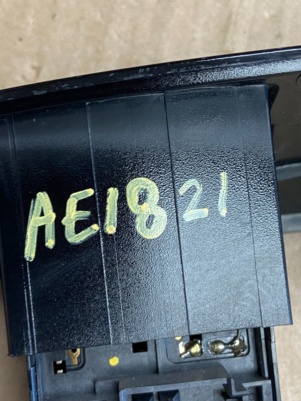 2004 to 2010 Toyota Sienna Right Side Radio Switches Bezel Trim AE1821 DG5