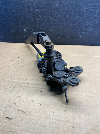 2011 to 2019 Ford Explorer Rear Windshield Wiper Motor AE8214 DG4