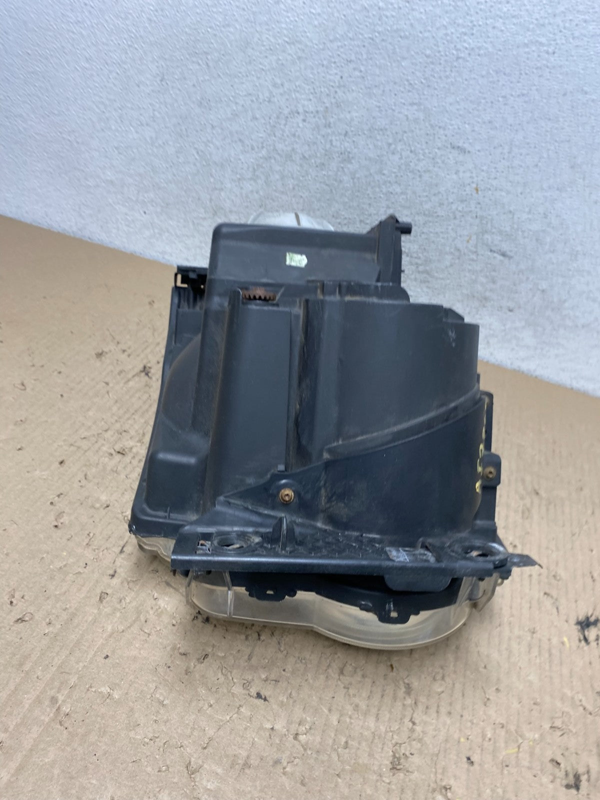 2005 - 2009 Land Rover Lr3 Right Passenger Rh Side Halogen Headlight AF7205 DW7