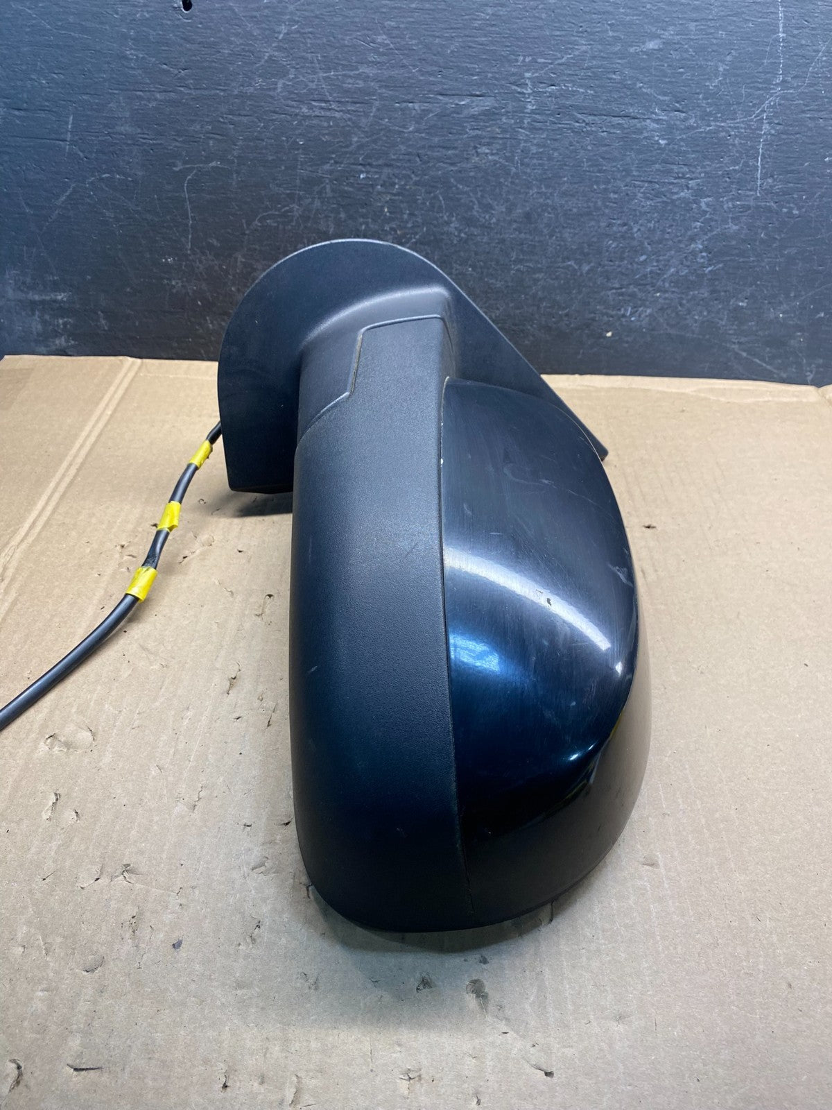 2007 to 2013 Chevrolet Tahoe Silverado Suburban Left Driver Mirror AE7949 DW0