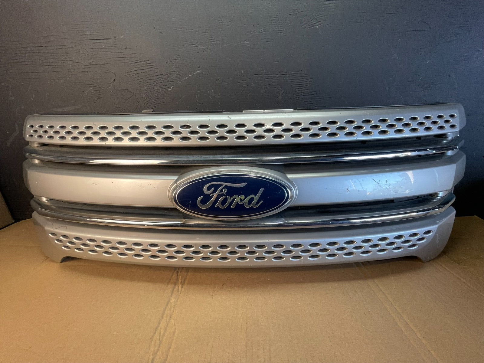 2011 to 2015 Ford Explorer Upper Front Grill Grille AC5294 DG0