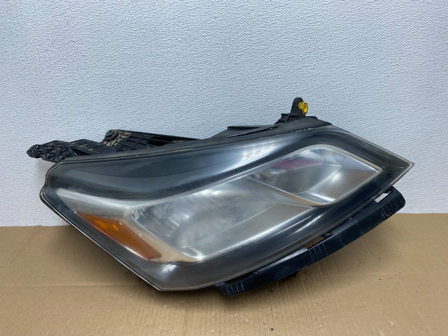 2013-2017 Chevrolet Traverse Right Passenger Side Halogen Headlight AB8100 DW0