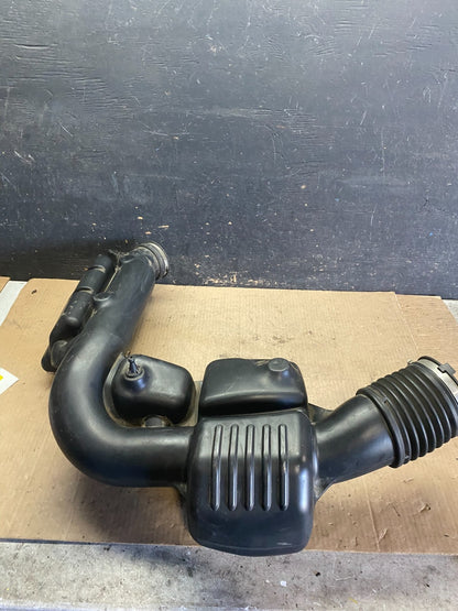 2011 - 2013 Dodge Durango 3.6L Resonator Air Intake Tube OEM q5846 DG3