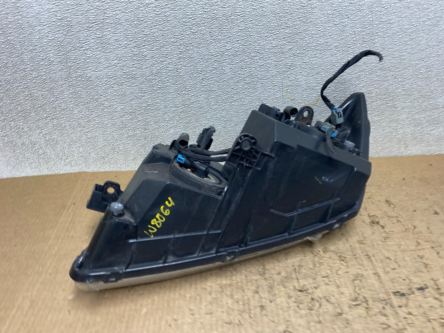 2009 to 2017 Dodge Journey Headlight Right Passenger Rh Halogen Oem W8064 DW8