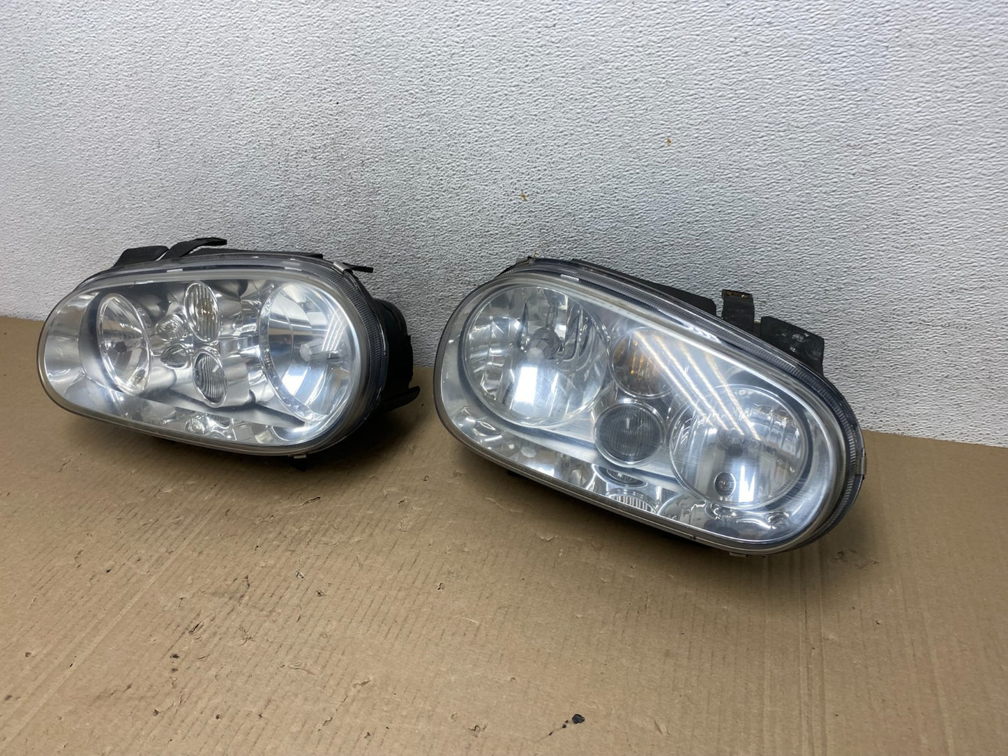 1997-2003 Volkswagen Golf MK4 Left+Right Side Halogen Headlights AF5865 DW1