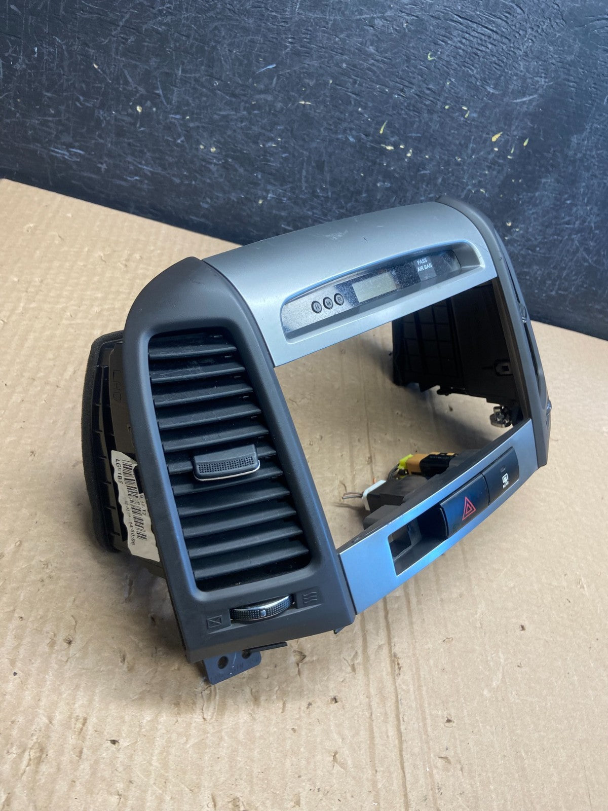 2007 to 2009 Hyundai Santa Fe Center Dashboard Radio Bezel Trim AF6322 DG3