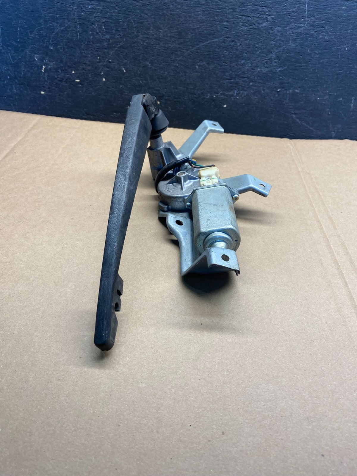 2005 to 2009 Subaru Legacy Outback Rear Windshield Wiper Motor AF93532