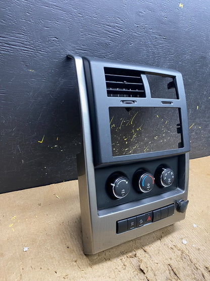 2008 to 2012 Jeep Liberty Dash Climate Temperature Control Radio Bezel AA0011 DG2