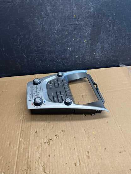 2016-2017 Chevy Equinox Terrain Radio Face Climate Control Panel Bezel ad2240 DG2