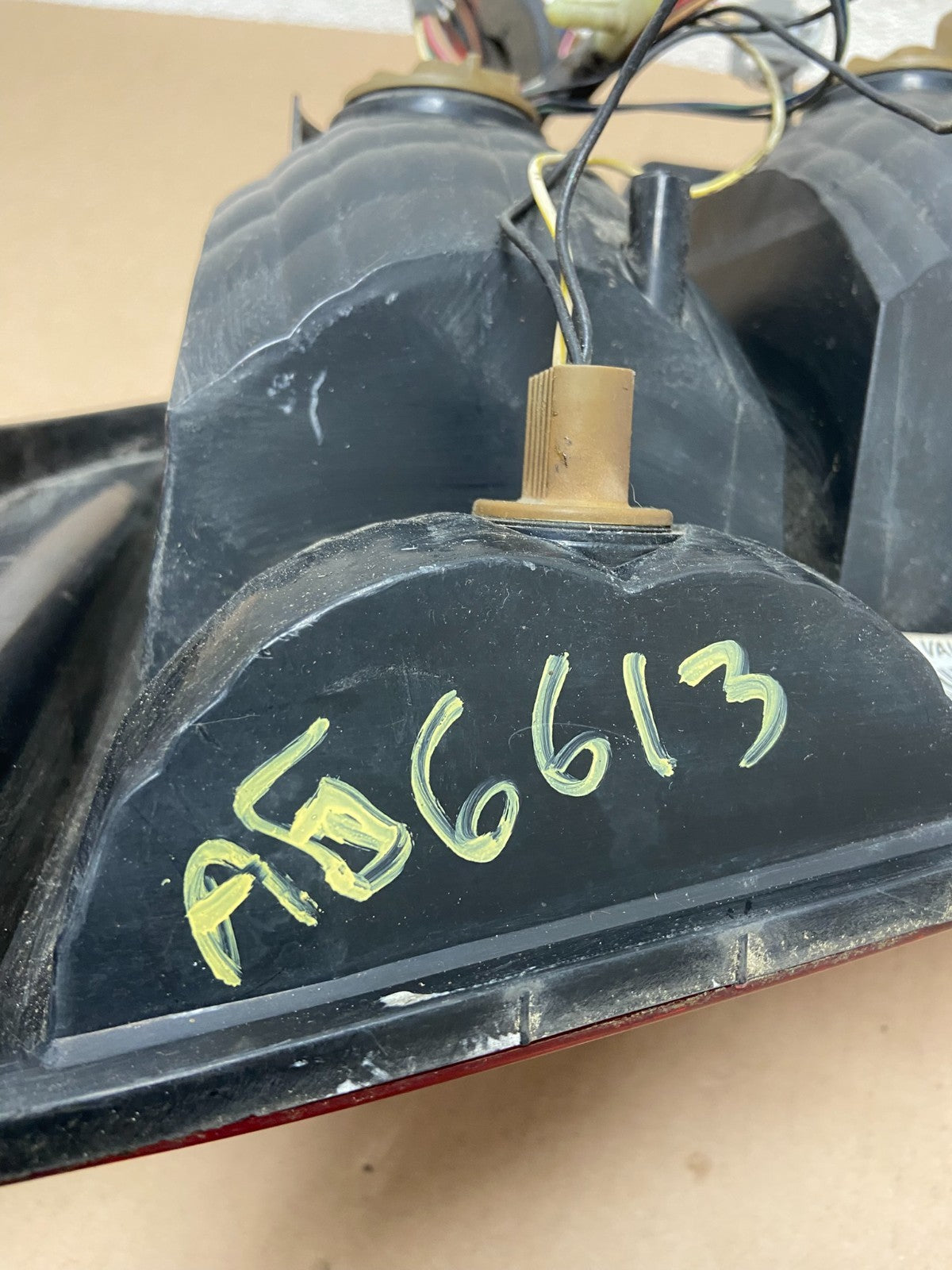 2005 - 2009 Ford Mustang Left Driver Lh Side Tail Light AG6613 DW8