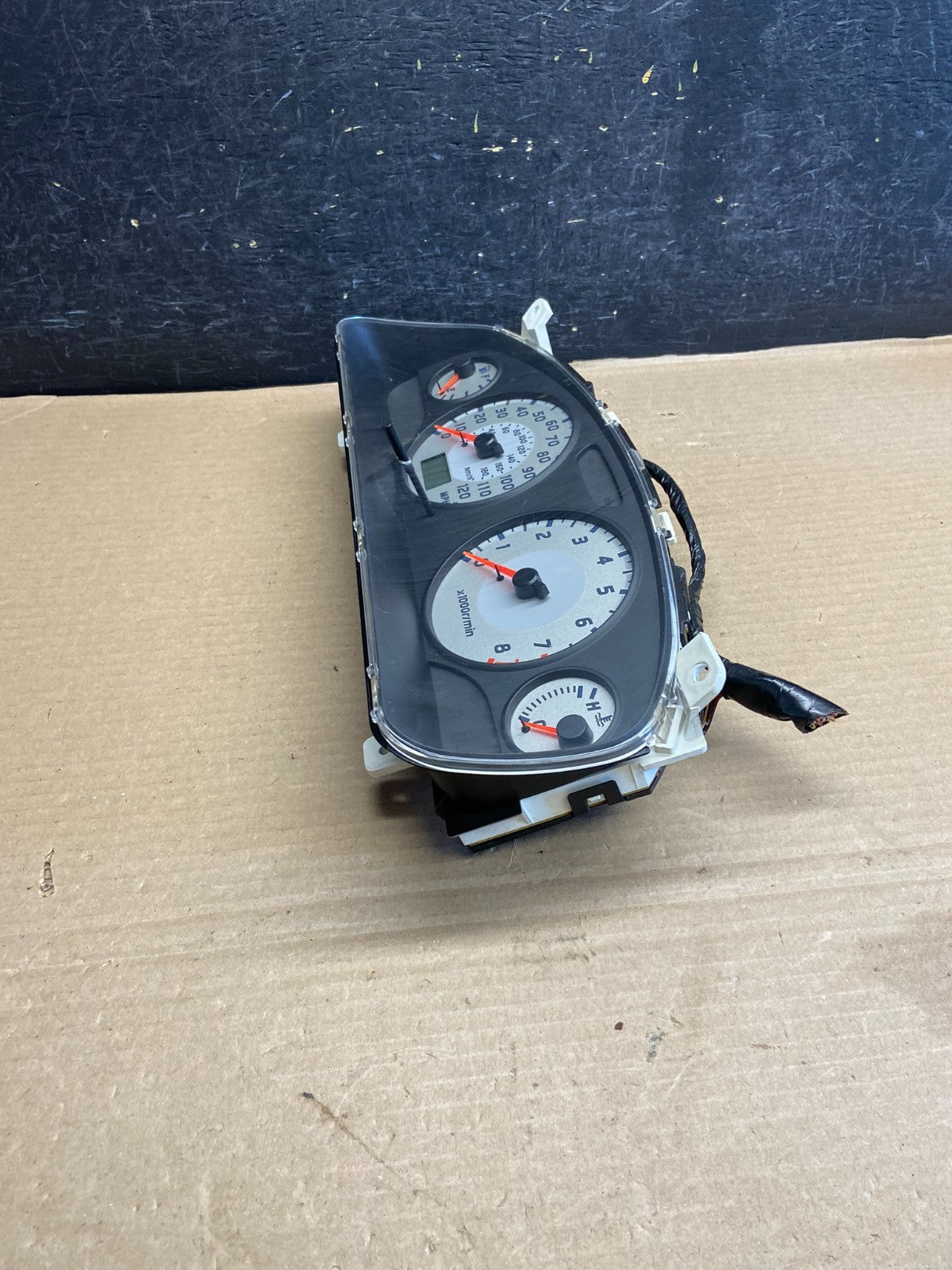 1998 to 2000 Nissan Pathfinder Speedometer Cluster Gauge AH13932