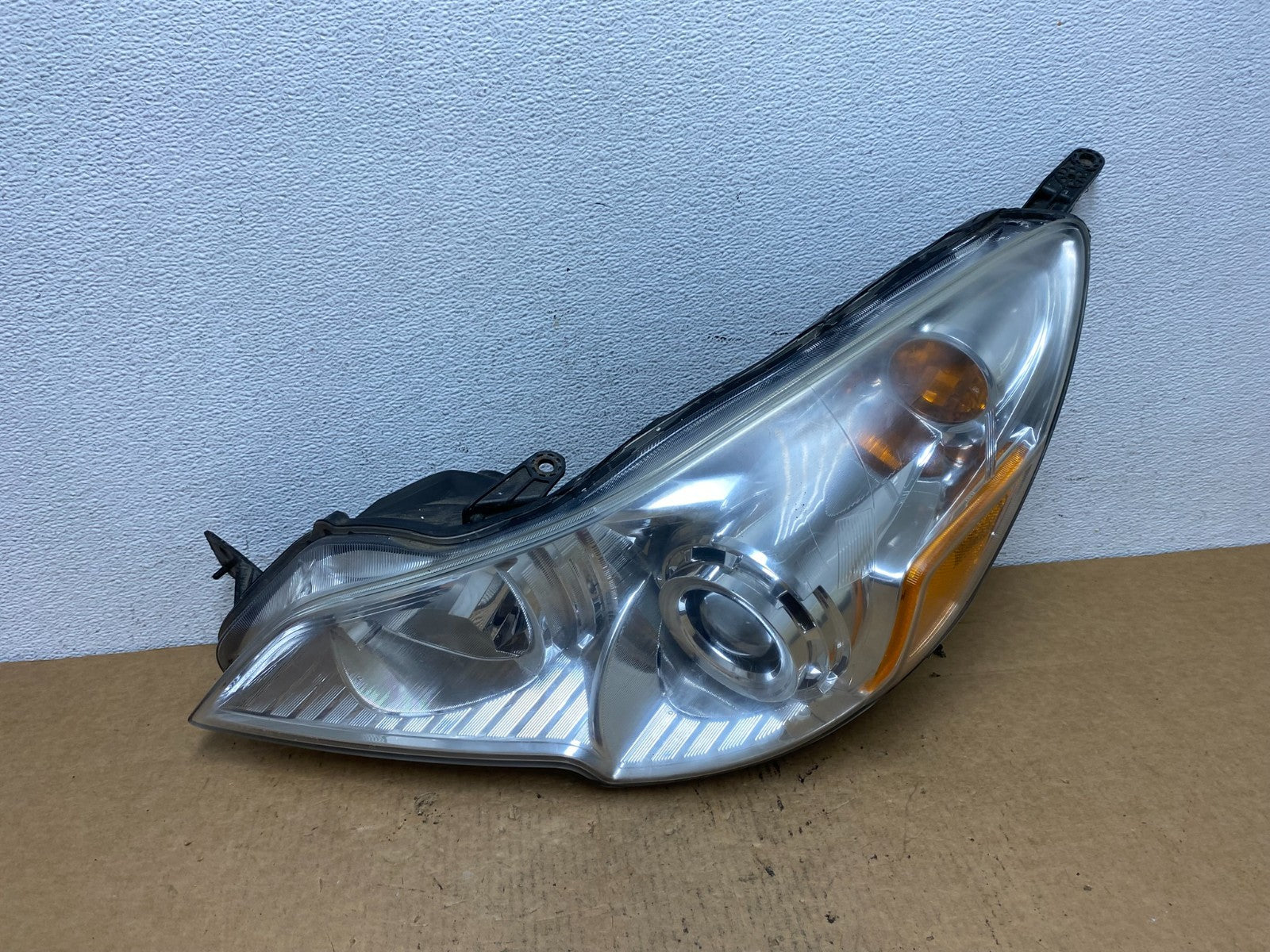 2010 2011 2012 Subaru Legacy Outback Left Driver Halogen Headlight AD4672 DW0