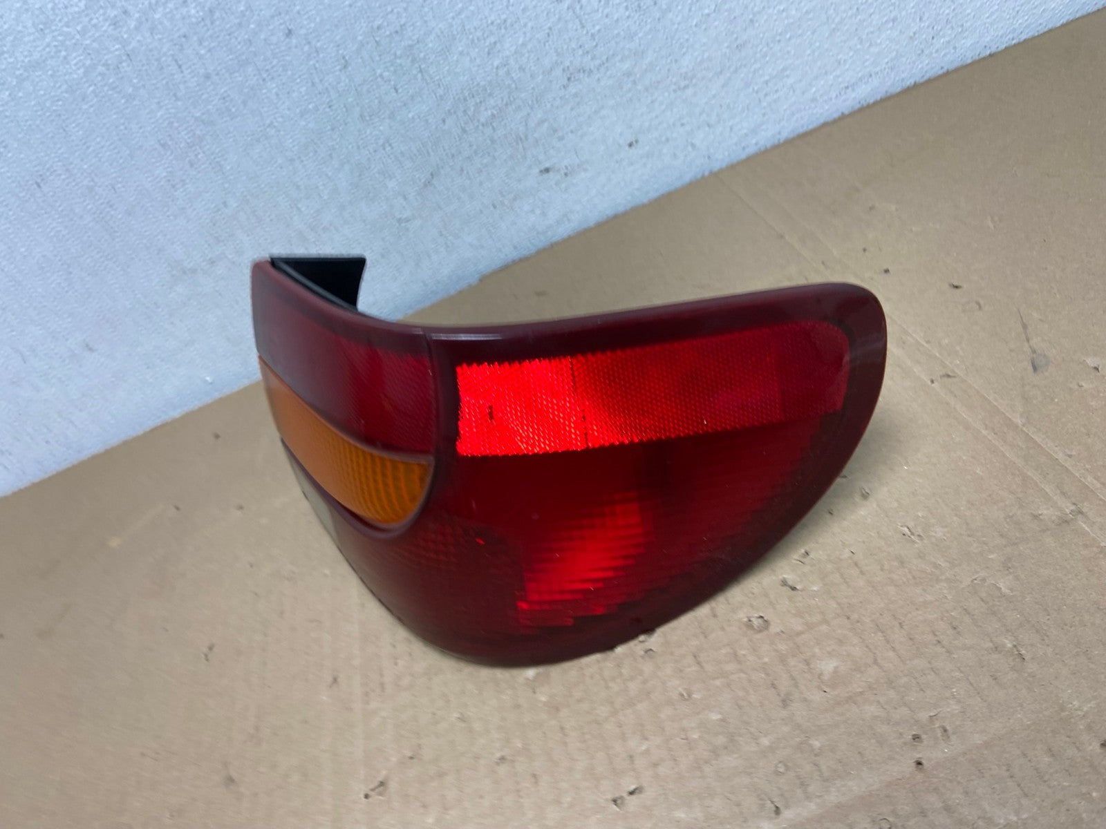 2000-2002 Saturn SL S-Series Right Passenger RH Side Tail Light OEM AC3821 LK1