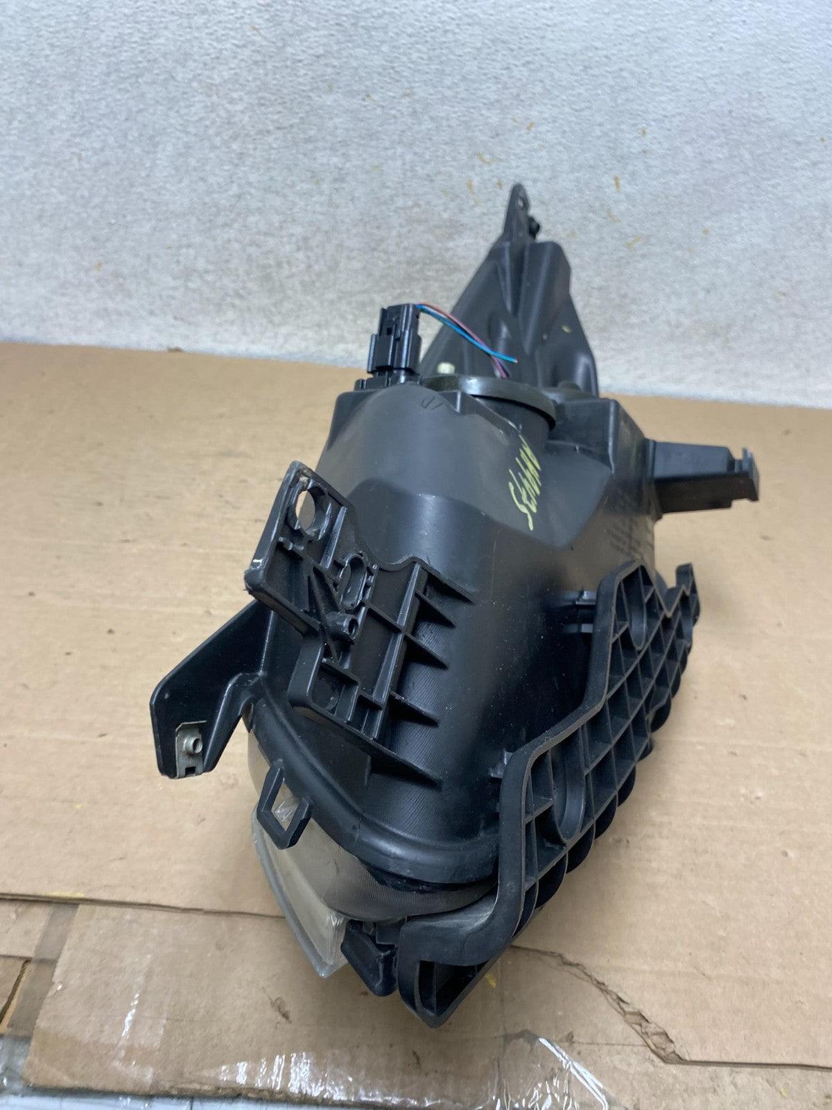 2013 - 2016 Ford Escape Headlight Right Passenger RH Side Halogen AH9475 DW9