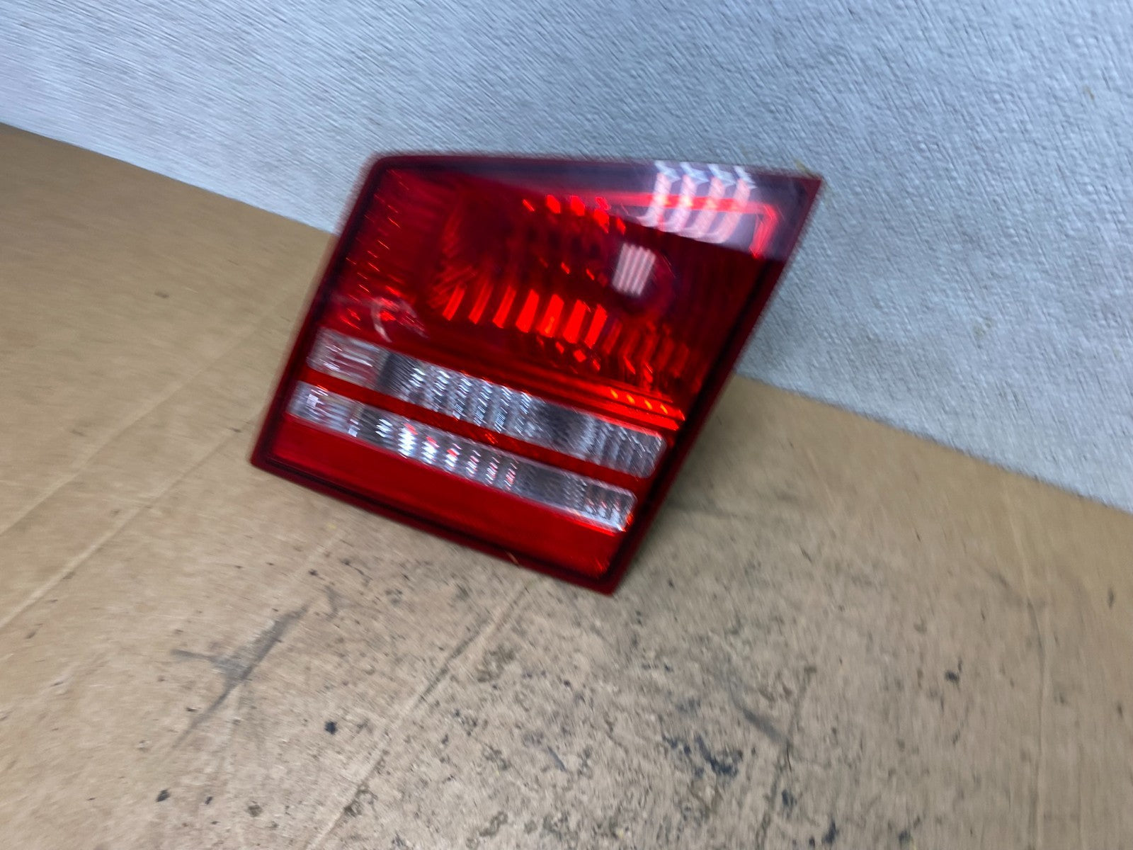 NO LED 2009-2011 Dodge Journey Right Passenger side Tail Light Inner T50331