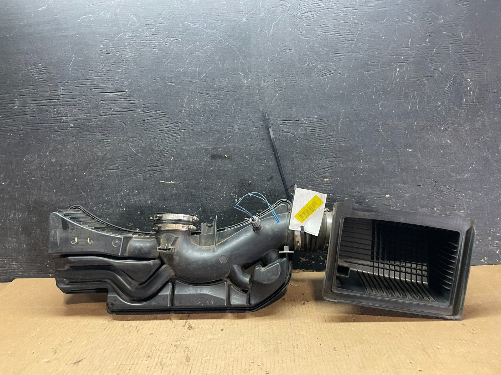 2005-2010 Jeep Grand Cherokee 5.7L Hemi Air Cleaner Resonator OE Mopar AA2401 DG6