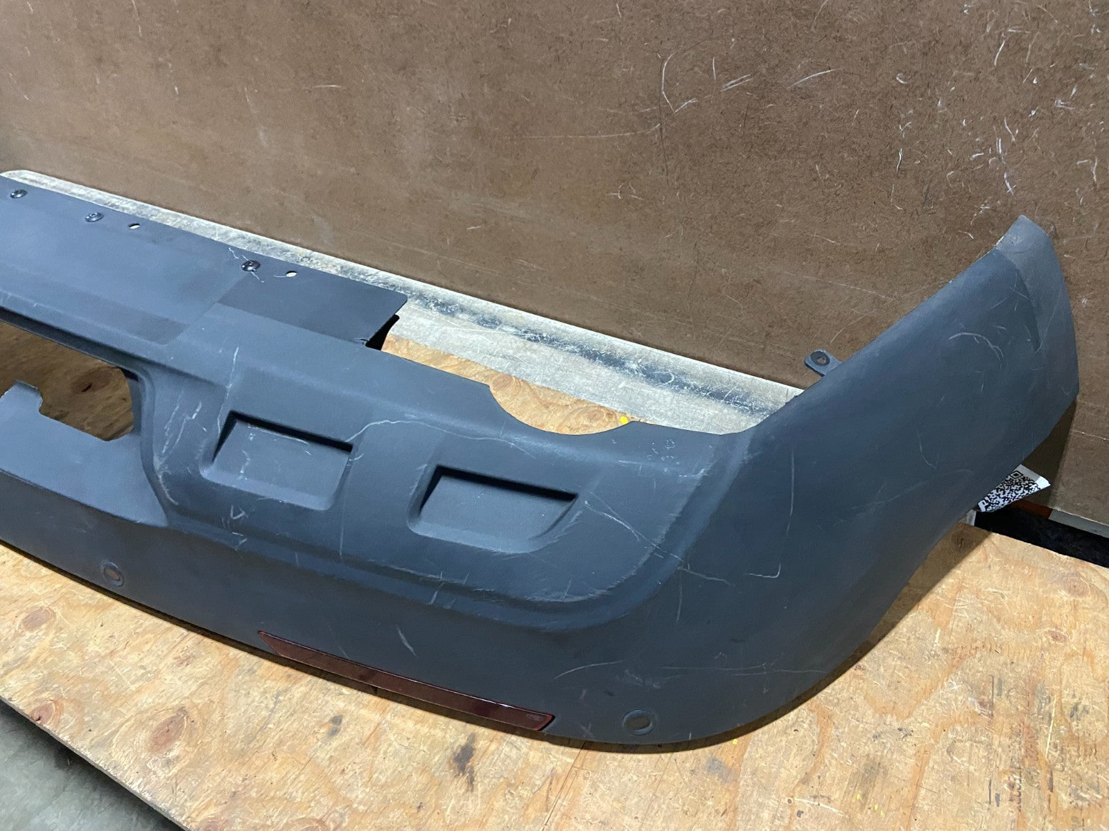 2020 to 2023 Ford Explorer Police Interceptor Rear Upper Bumper Cover X8190 PS5