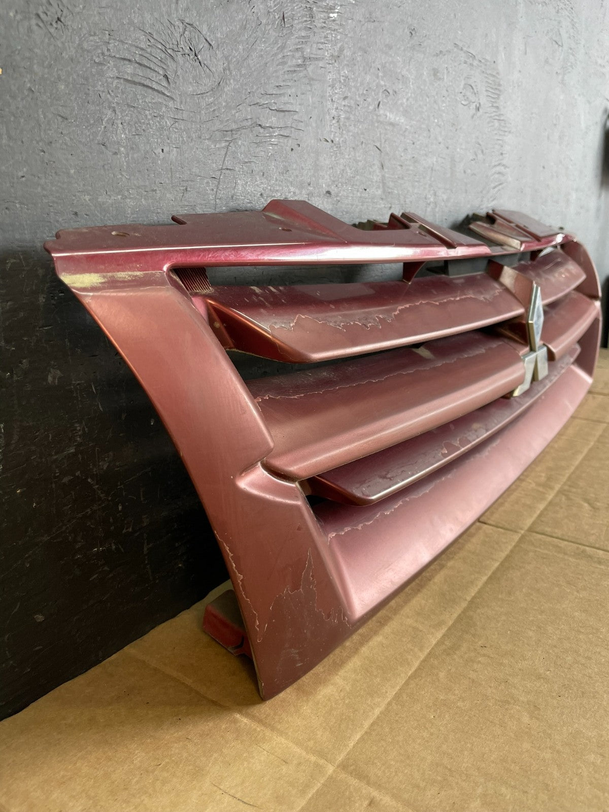 2001 2002 Mitsubishi Montero Front Upper Grill Grille ac5042 DG2