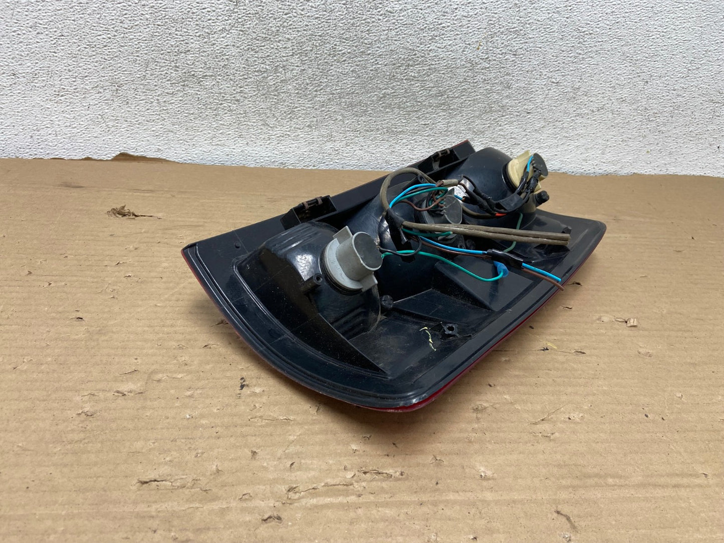 2002 to 2006 Dodge Ram 1500 Left Driver side Tail Light AG8192 LK5