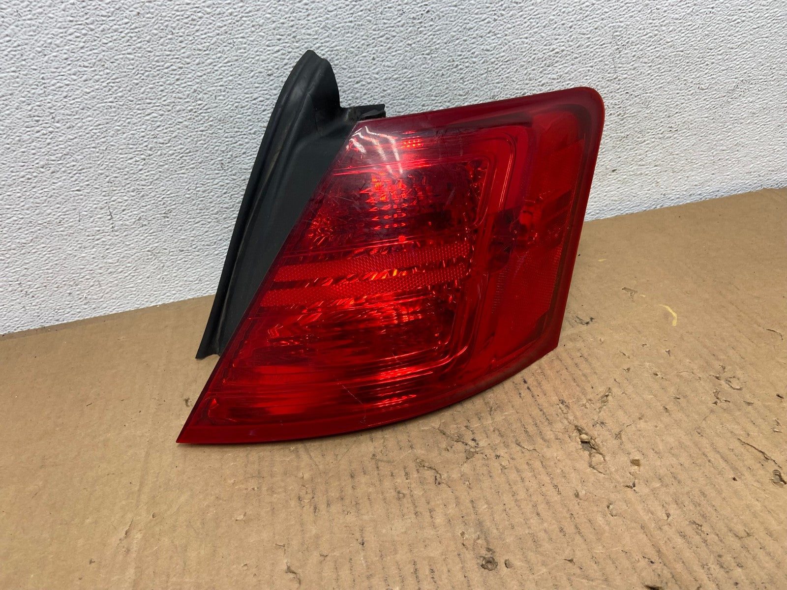 2014 to 2018 Ford Taurus Interceptor Right Passenger RH Tail Light AD1051 LK0
