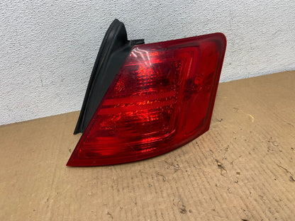 2014 to 2018 Ford Taurus Interceptor Right Passenger RH Tail Light AD1051 LK0