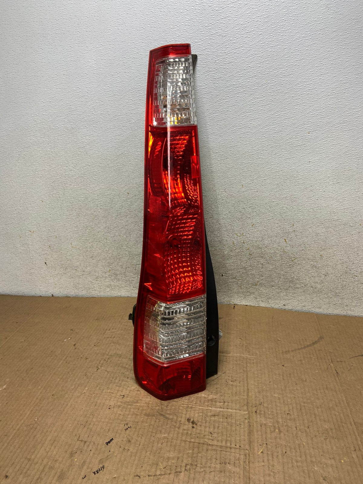 2005 to 2006 Honda Cr-v Crv Left Driver LH Tail Light AI8040 LK0