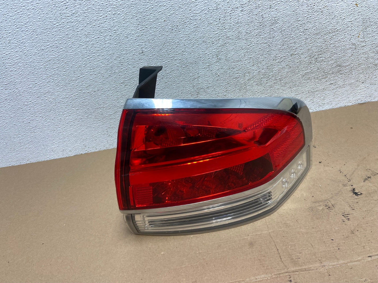 2011 to 2015 Lincoln MKX Right Passenger RH Side Tail Light AF4379 LK0