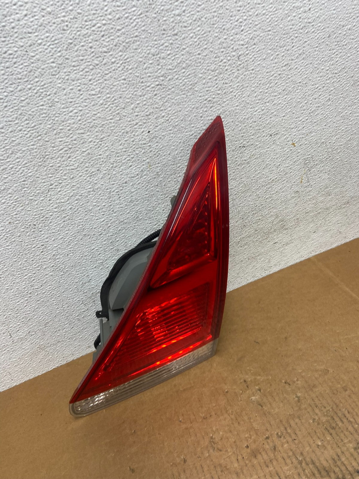 2009 to 2012 Toyota Venza Right Passenger RH Side Inner Tail Light AE0365 DG2