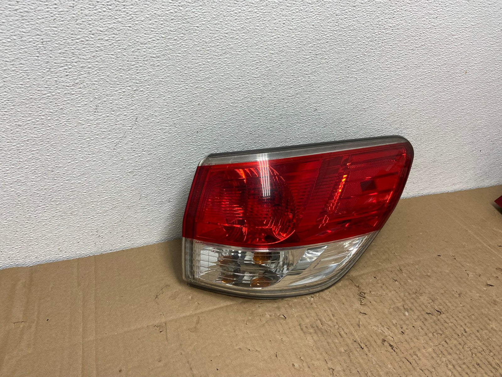 2013 to 2016 Nissan Pathfinder Passenger Right Side Tail Light Oem AC3927 LK2
