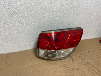 2013 to 2016 Nissan Pathfinder Passenger Right Side Tail Light Oem AC3927 LK2