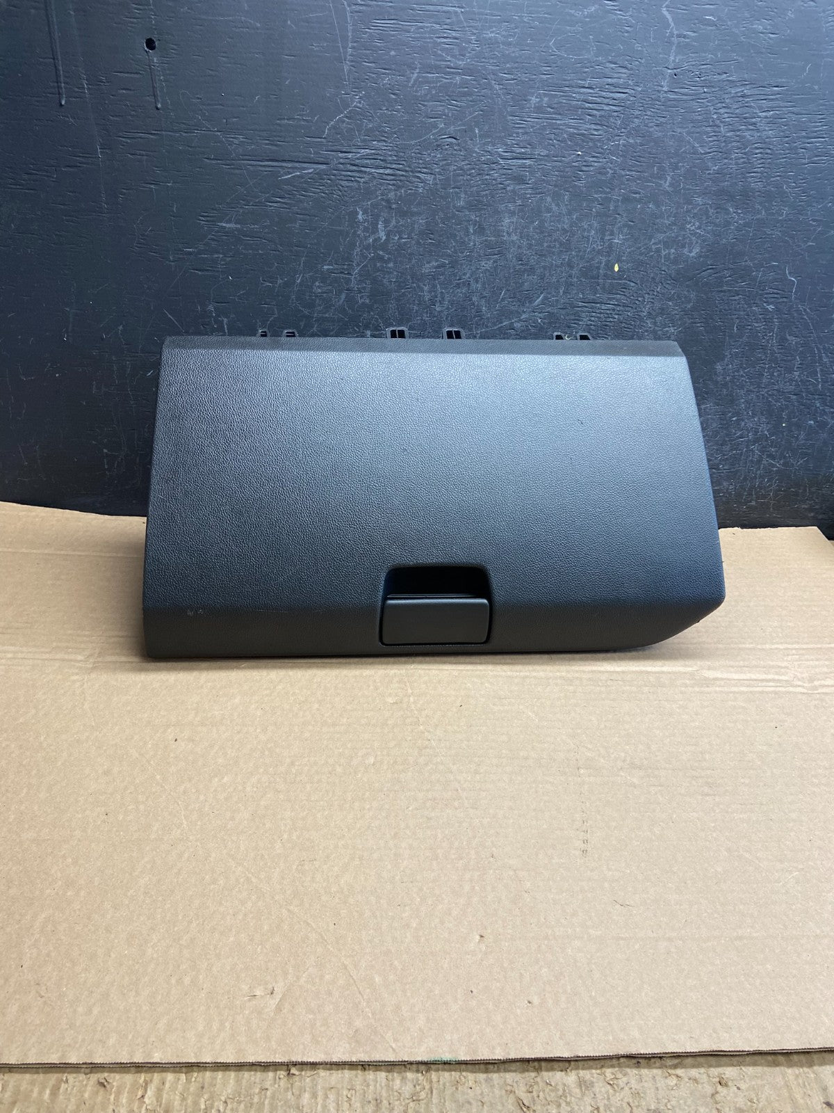 2017-2020 Chevy Colorado Canyon Front Right Passenger Storage Glove Box F2408 DG0