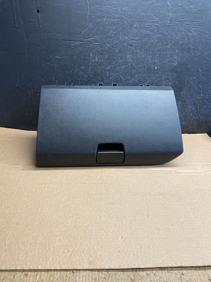 2017-2020 Chevy Colorado Canyon Front Right Passenger Storage Glove Box F2408 DG0