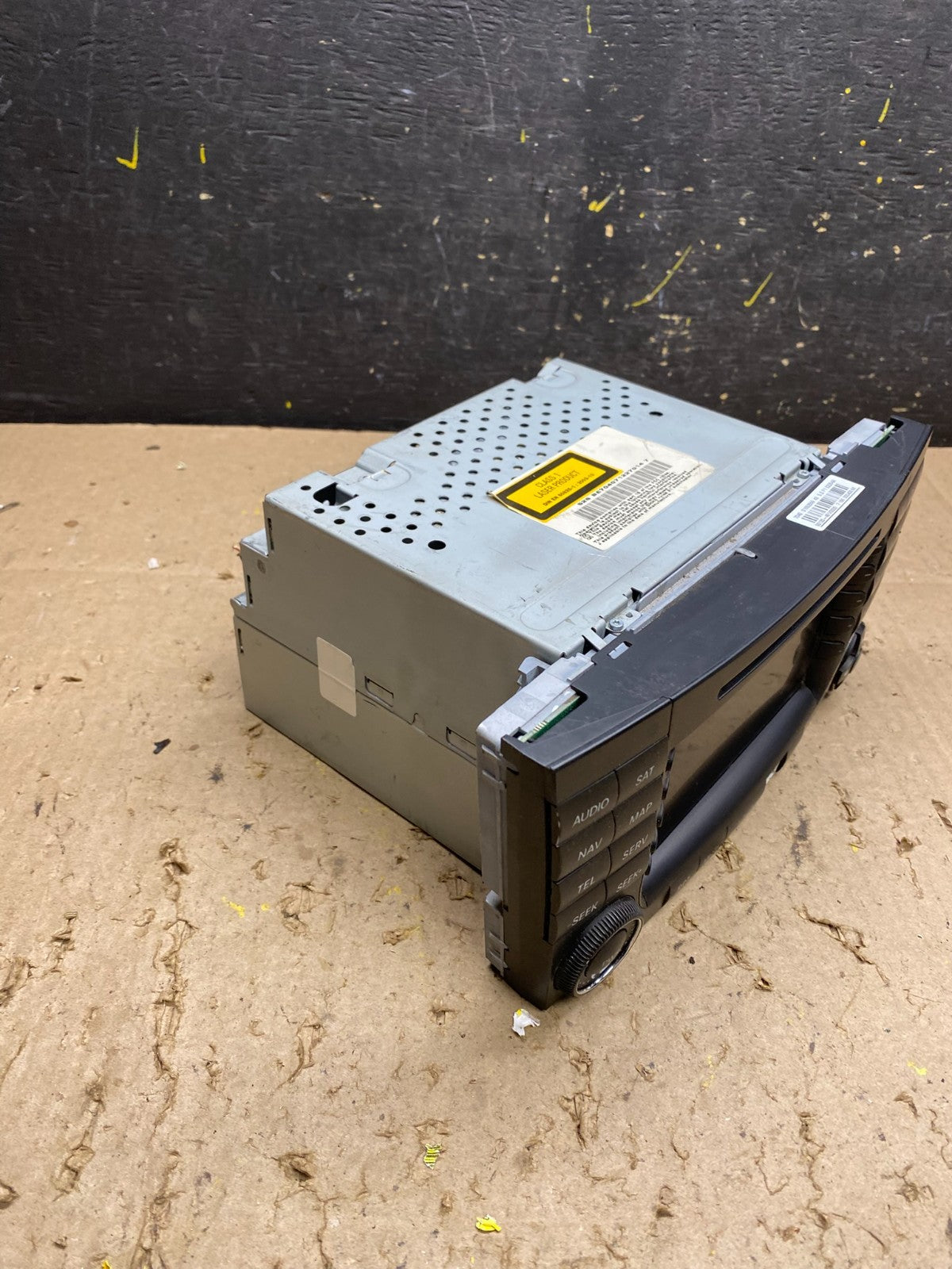 2003 2008 Mercedes E320 E350 Head Screen Display Radio CD Player Stereo U5562 DG2