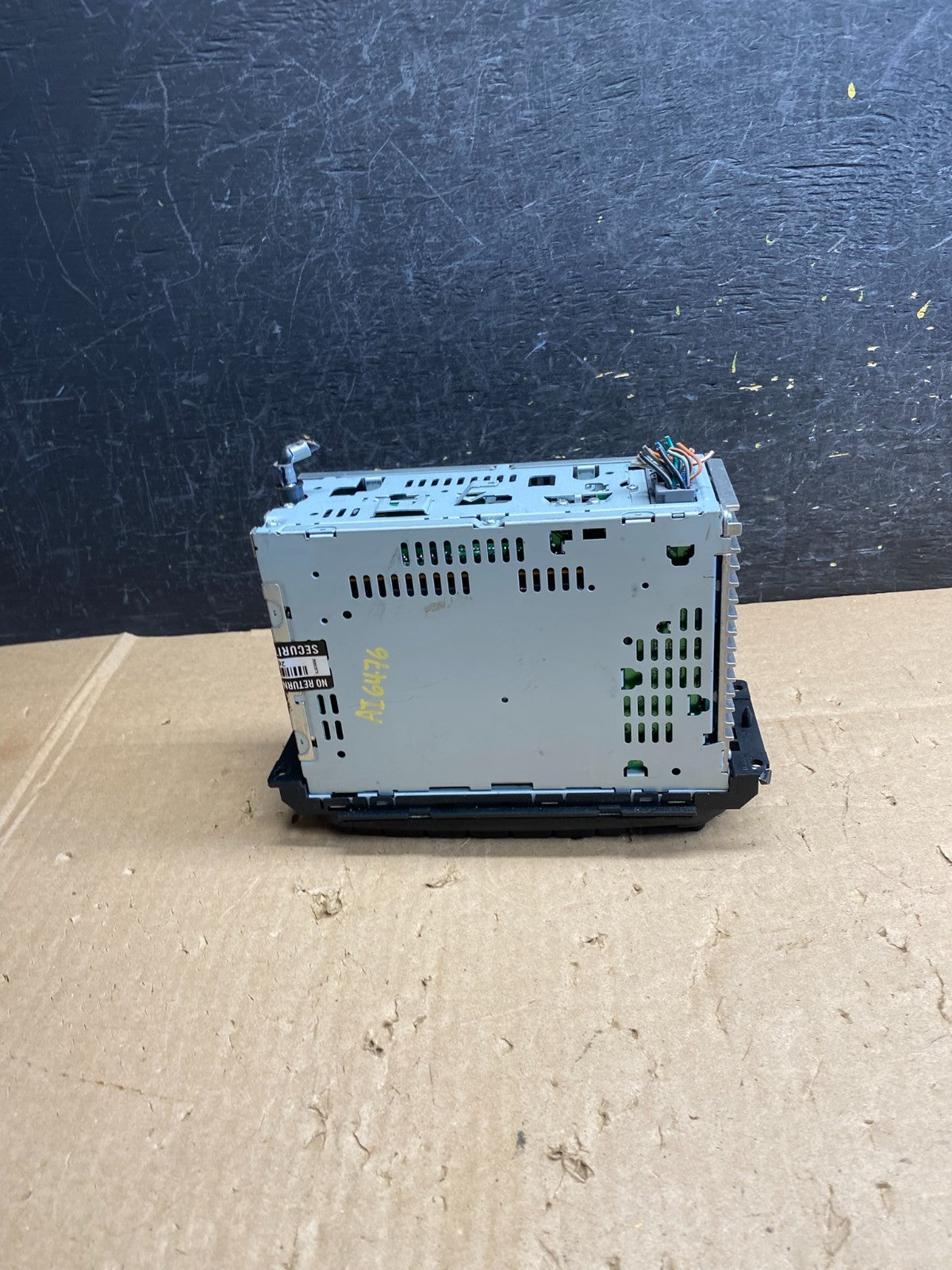 2002 - 2006 Chrysler Dodge Jeep Ram Radio CD Player AM/FM Receiver AI6476 DW4