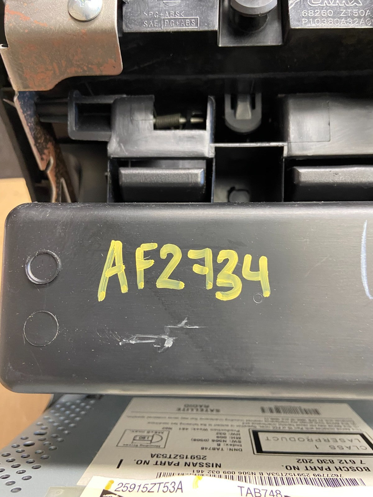 2010 2011 2012 Nissan Sentra Radio CD Player AM/FM Bezel Trim AF2734 DG6