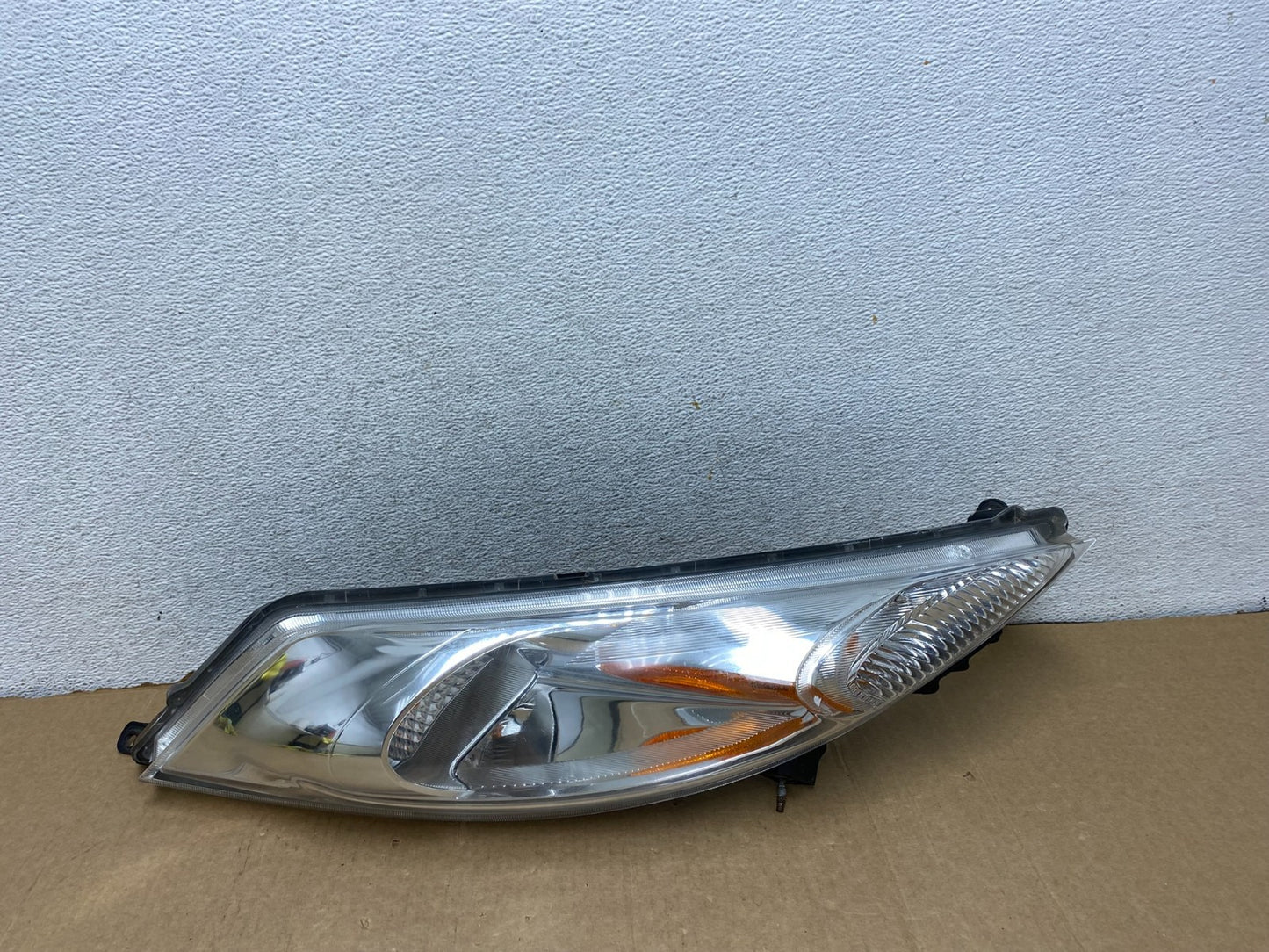 2011-2014 Nissan Juke Turn Signal Headlight Right Passenger RH Halogen AG1994 DW0