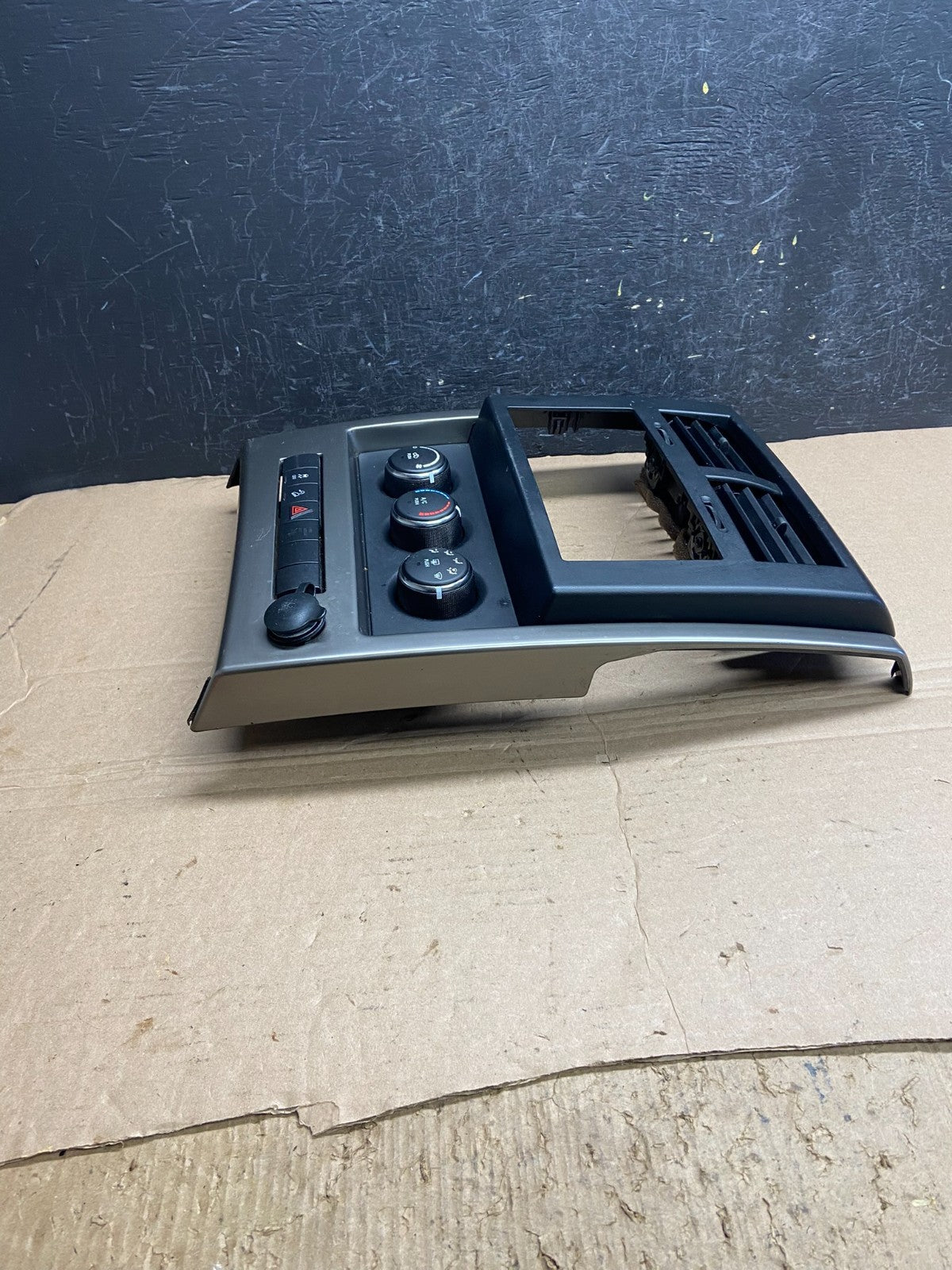 2008 to 2012 Jeep Liberty Dash Climate Temperature Control Radio Bezel AF1914 DG2