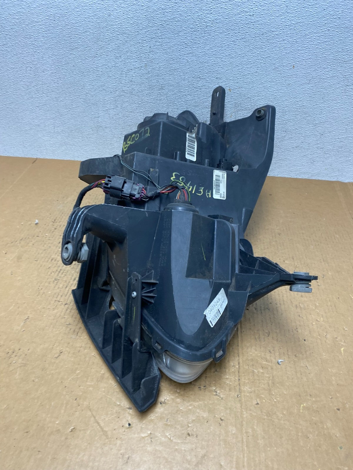 2008-2012 Buick Enclave Left Driver Headlight Xenon Hid One Ballast AE1483 DW7