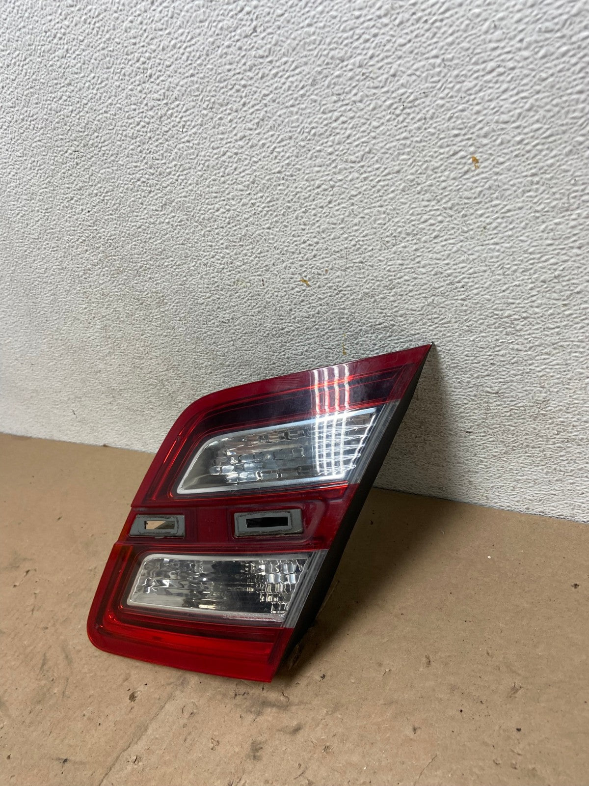 2013 to 2018 Ford Taurus Right Passenger Rh Side Tail Light Inner AG4914 LK1