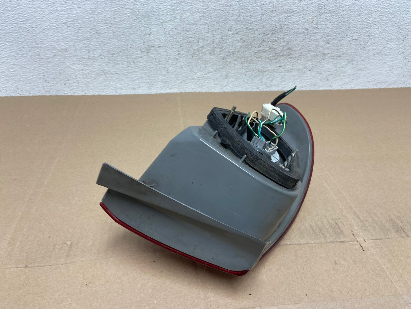 1998 1999 2000 Toyota Corolla Right Passenger Side Tail light AE6617 LK3