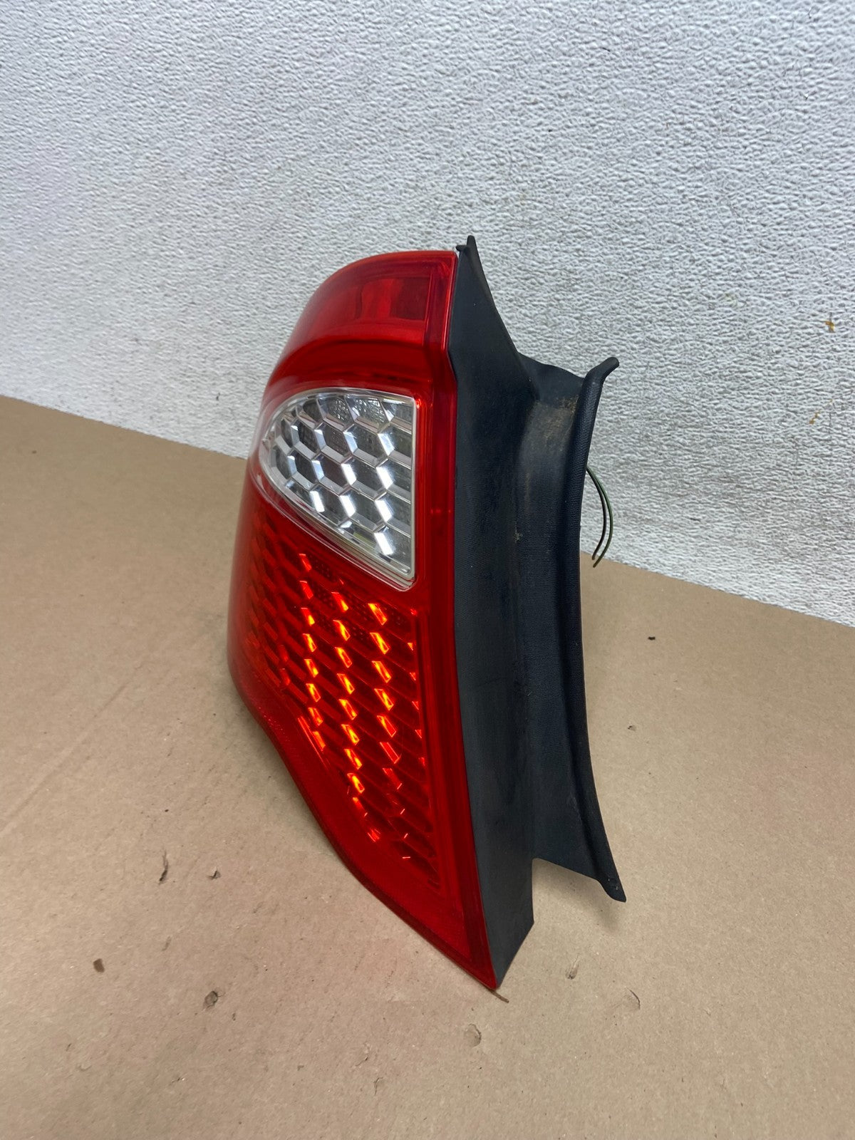 2010 2011 2012 Ford Fusion Left Driver LH Side Tail Light AG6605 DW1